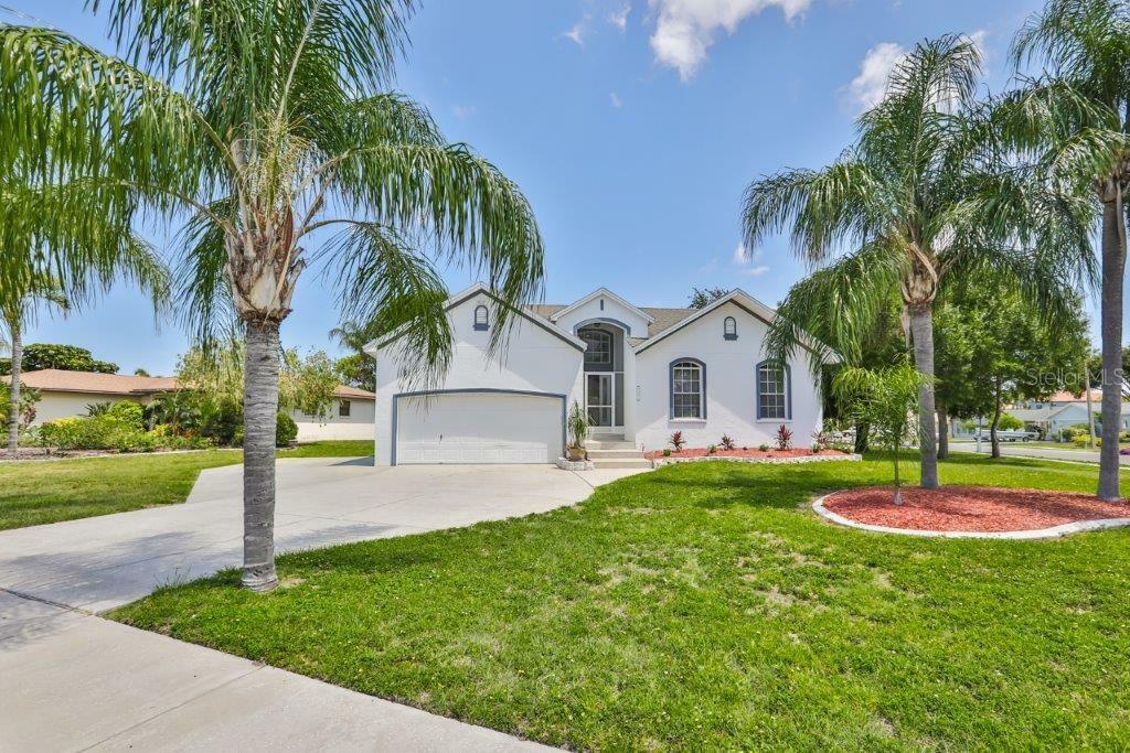 Property Photo:  6508 Manila Palm Way  FL 33572 