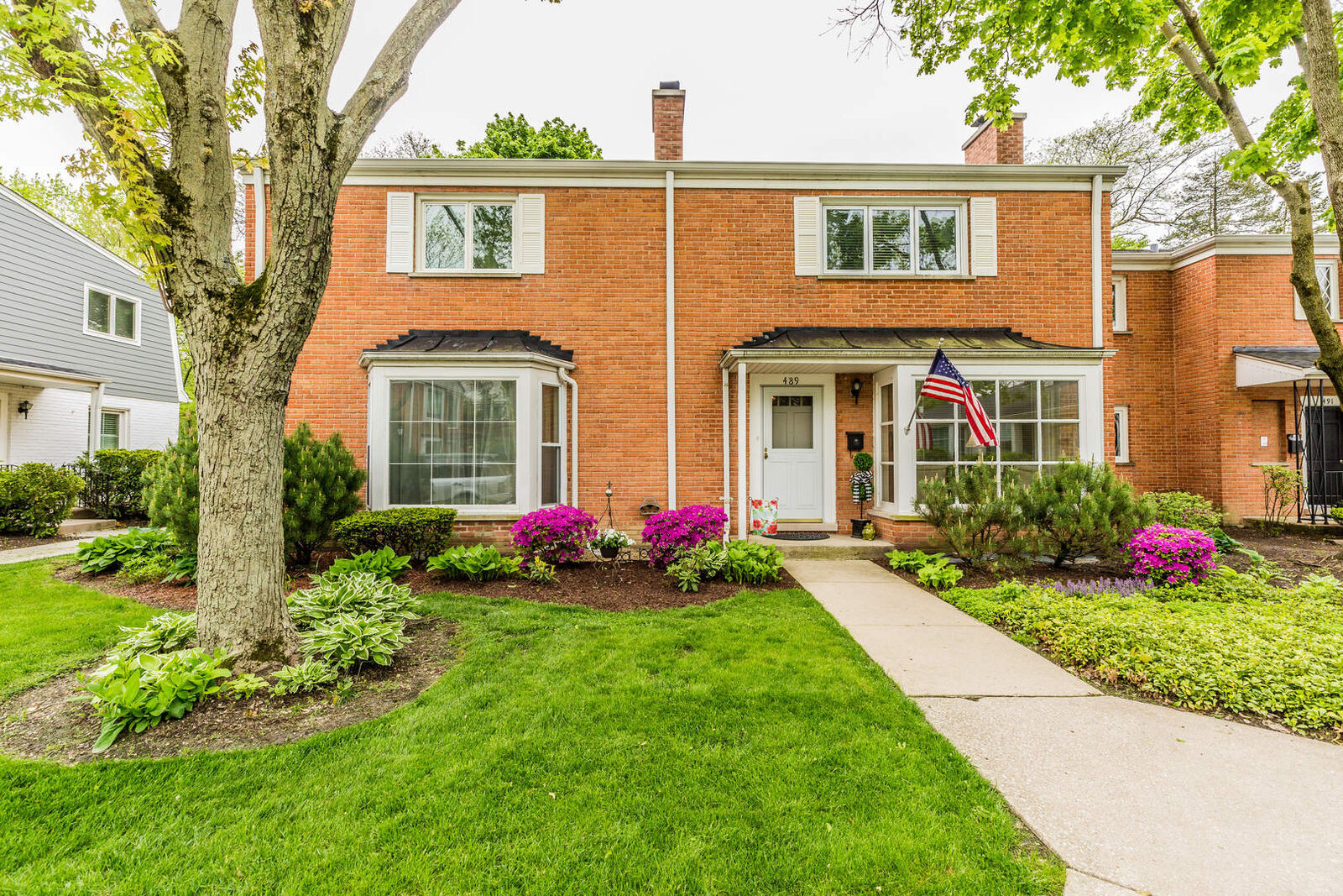 Property Photo: 489 Old Surrey Road S IL 60521