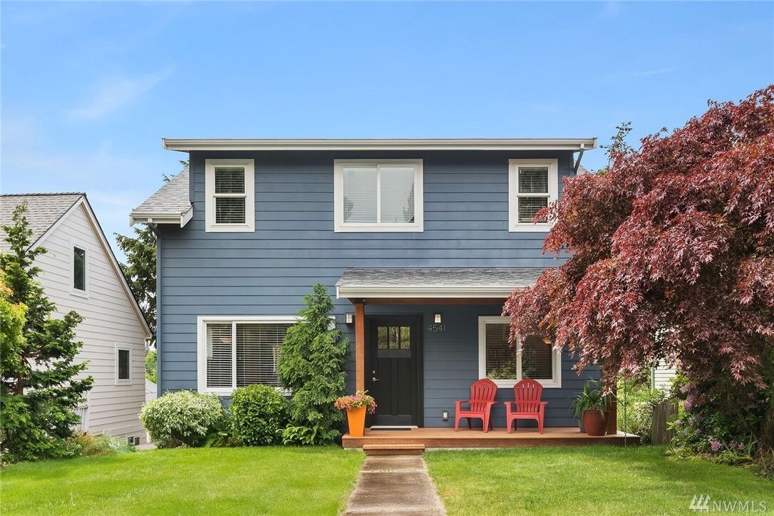 Property Photo: 4541 47th Avenue SW WA 98116
