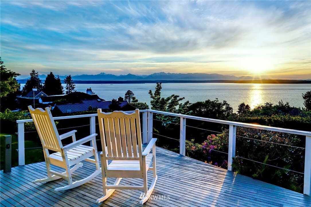 Property Photo: 10212 Radford Avenue NW WA 98177
