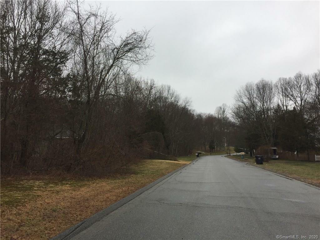 Property Photo:  8 Daisy Hill Road  CT 06370 