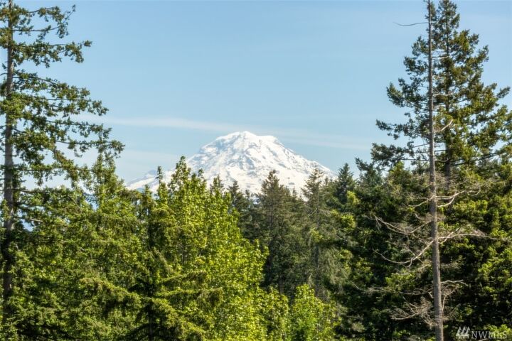 Property Photo:  1802  69th Street SE  WA 98092 