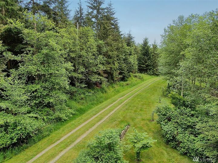 Property Photo: 2086 Birdwood Lane WA 98239