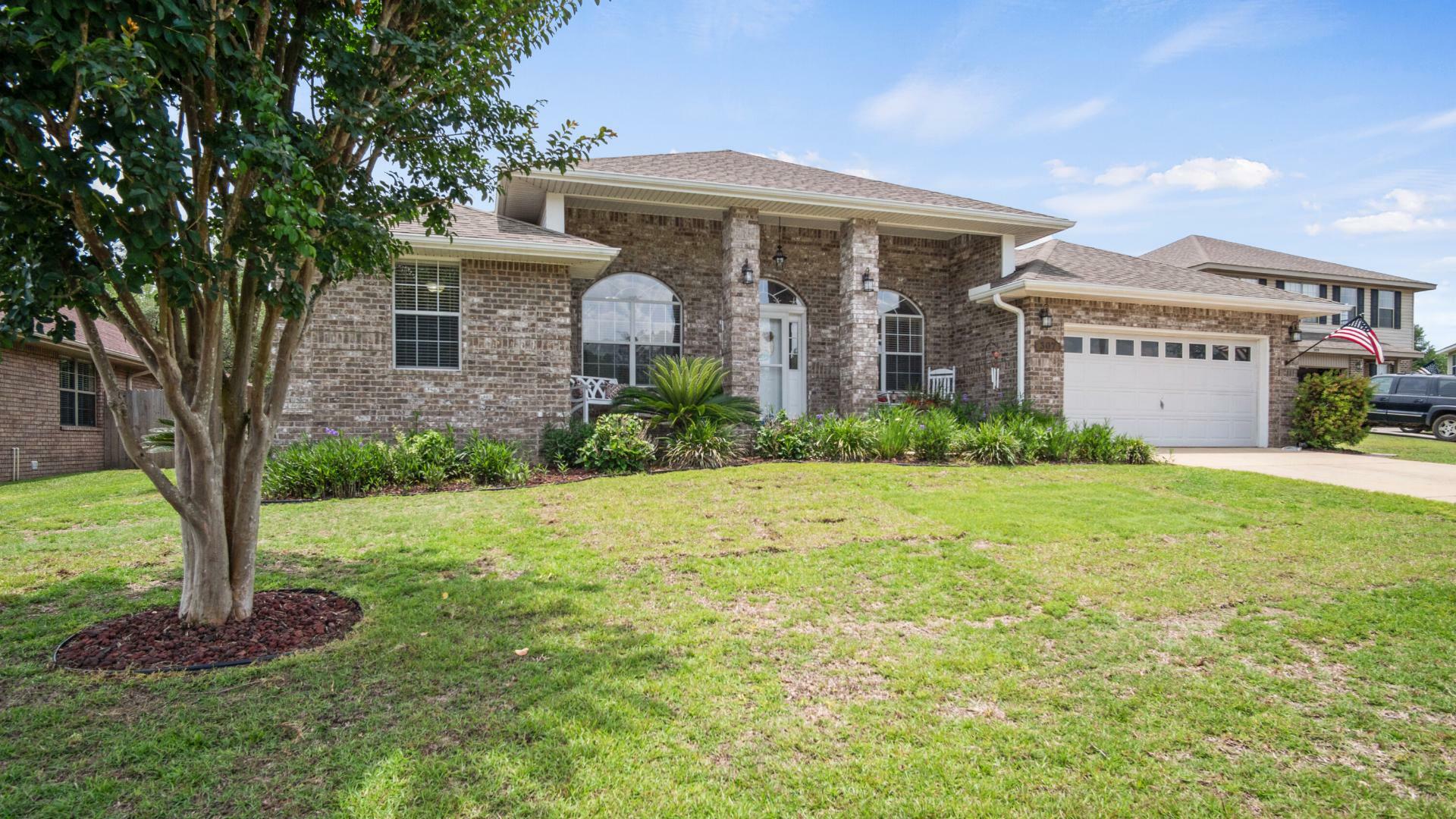 Property Photo:  307 Gauntlet Drive  FL 32539 