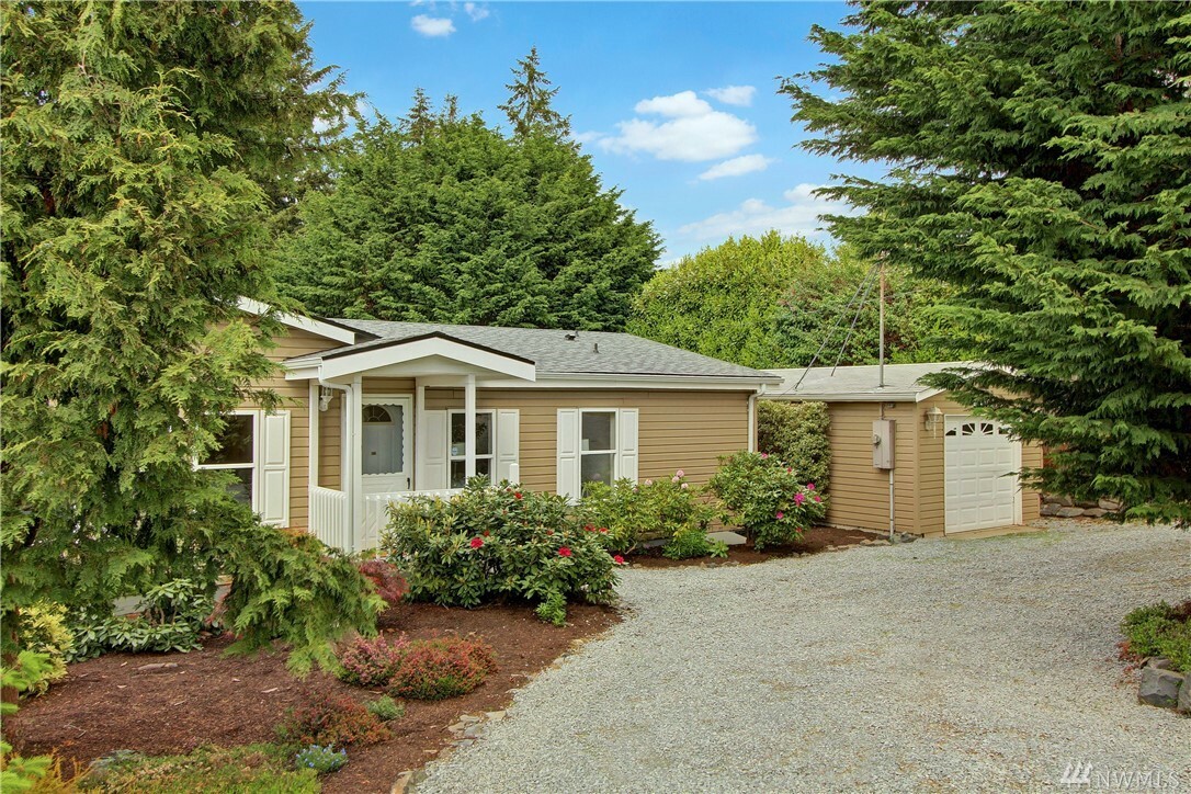 Property Photo:  8311 224th St SW  WA 98026 