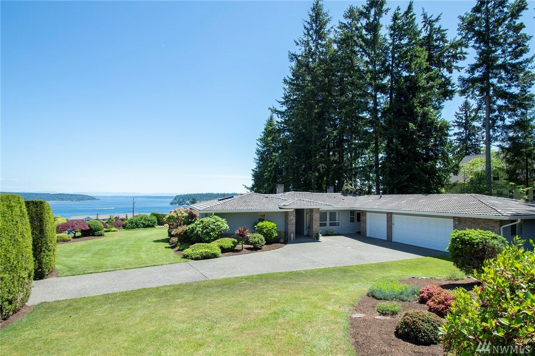 Property Photo:  3050 Soundview Ct  WA 98335 