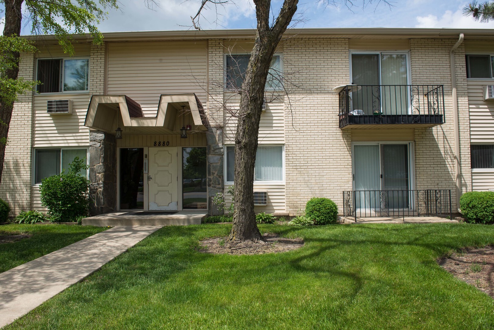 Property Photo:  8880 Golf Road 105E  IL 60016 