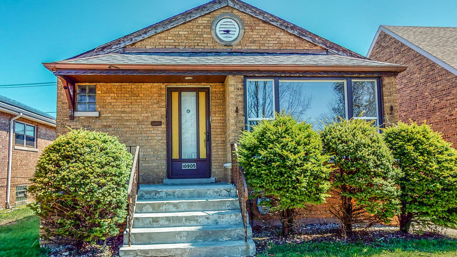 Property Photo:  10905 South Ewing Avenue  IL 60617 