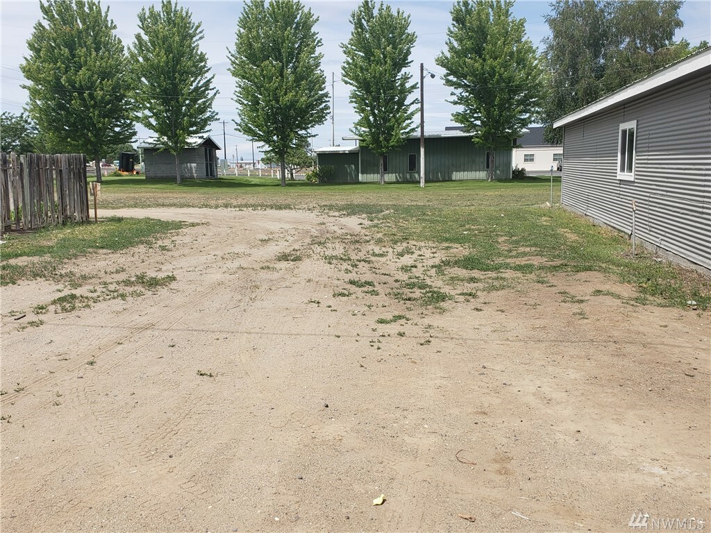 Property Photo:  106 N Washington Wy  WA 98824 