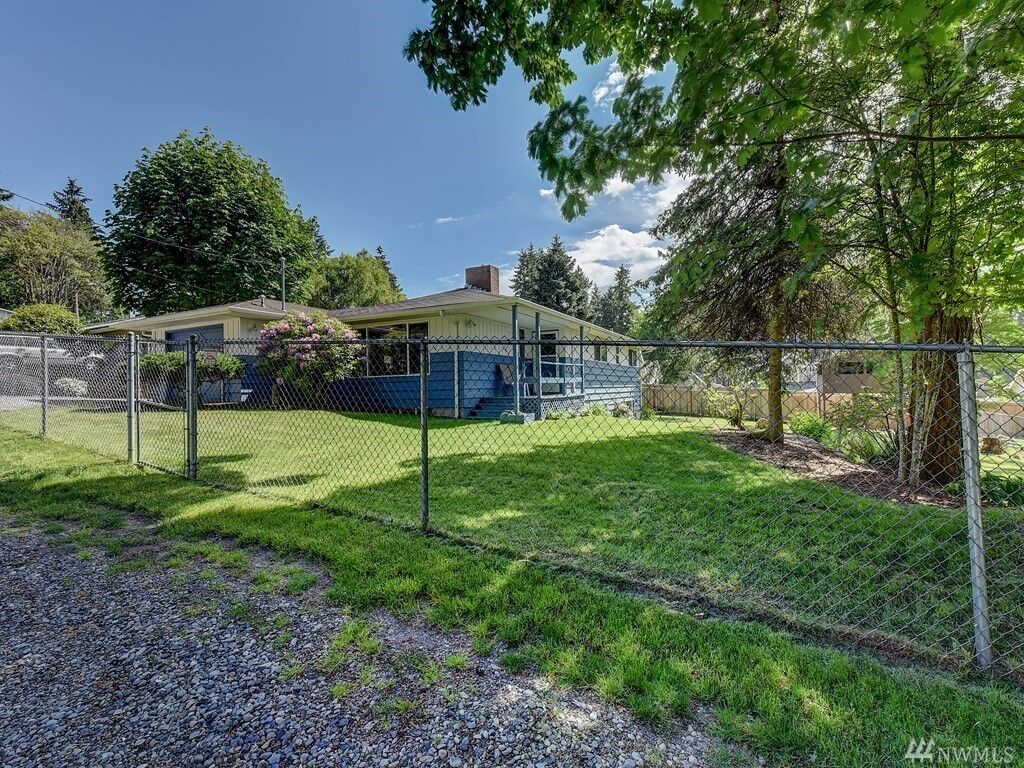 Property Photo: 31006 6th Place SW WA 98023