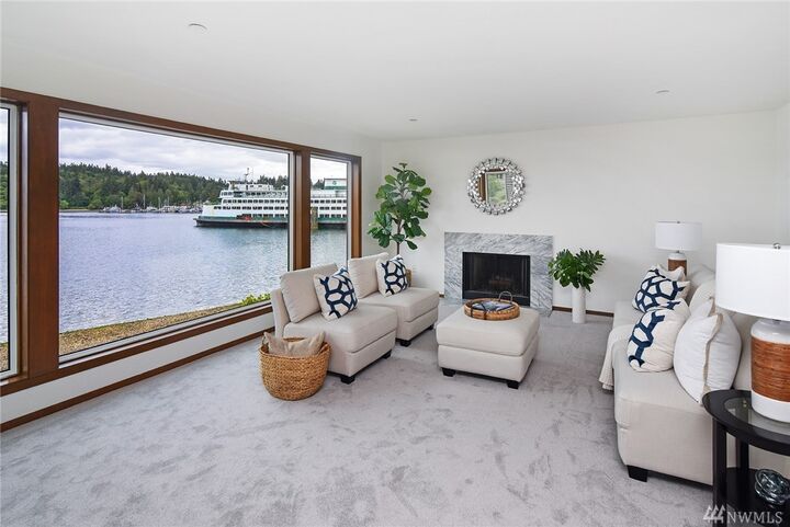 Property Photo: 428 Harborview Drive SE 124 WA 98110