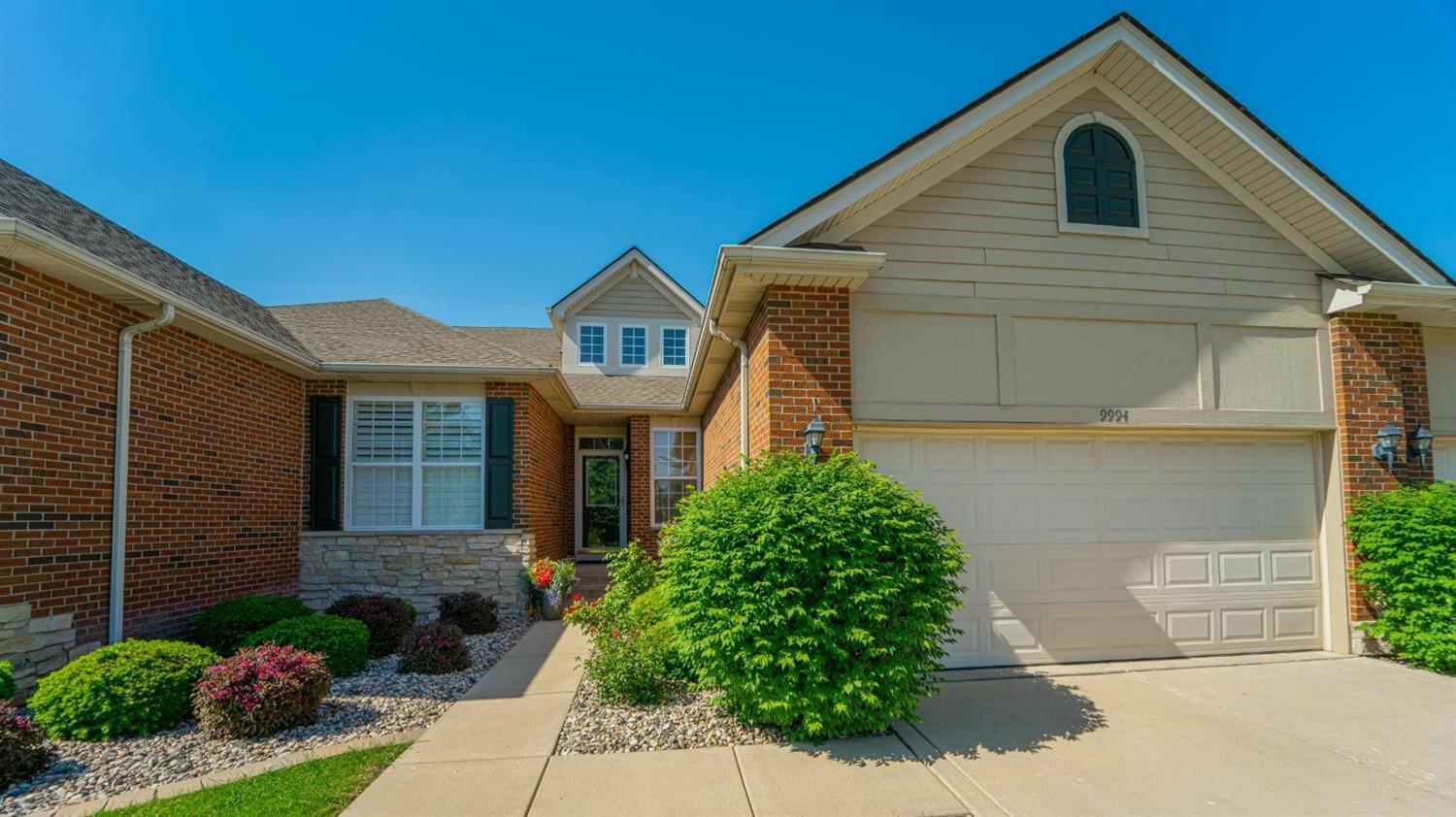 Property Photo:  9994 Oakwood Court  IN 46373 