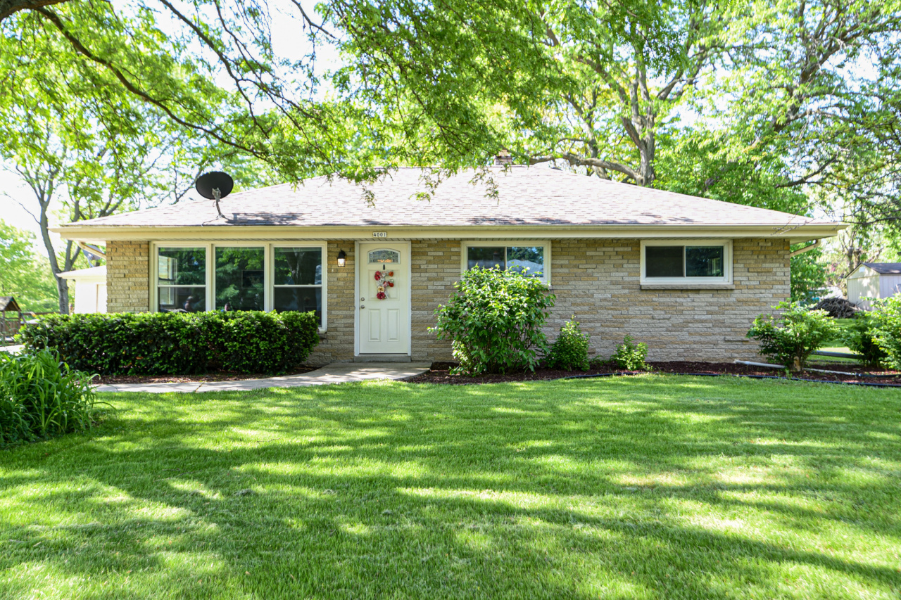 Property Photo:  4001 W Mary Ann Dr  WI 53132 