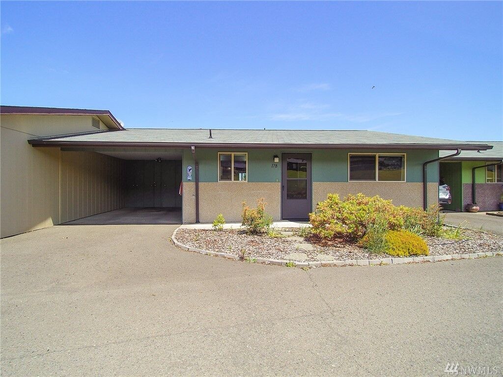 Property Photo: 1301 S 3rd Street 17B WA 98382