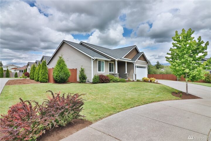 Property Photo:  1729 Hillcrest Lp  WA 98274 