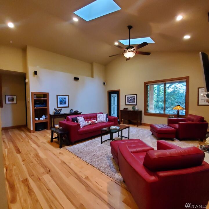 Property Photo:  113 E Liberty Road  WA 98584 