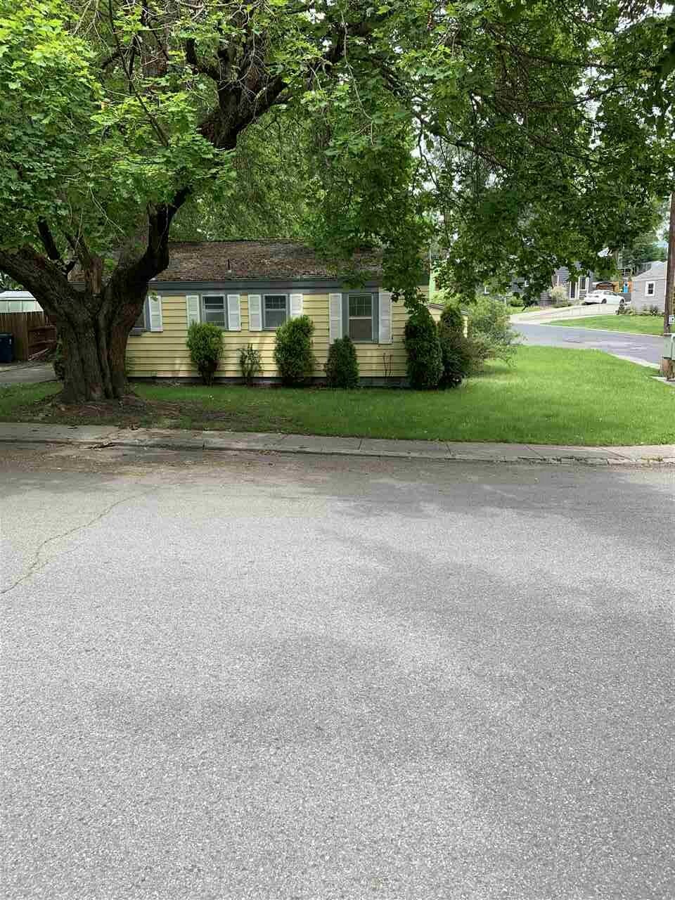 Property Photo:  3106 W Woodland Blvd  WA 99224 