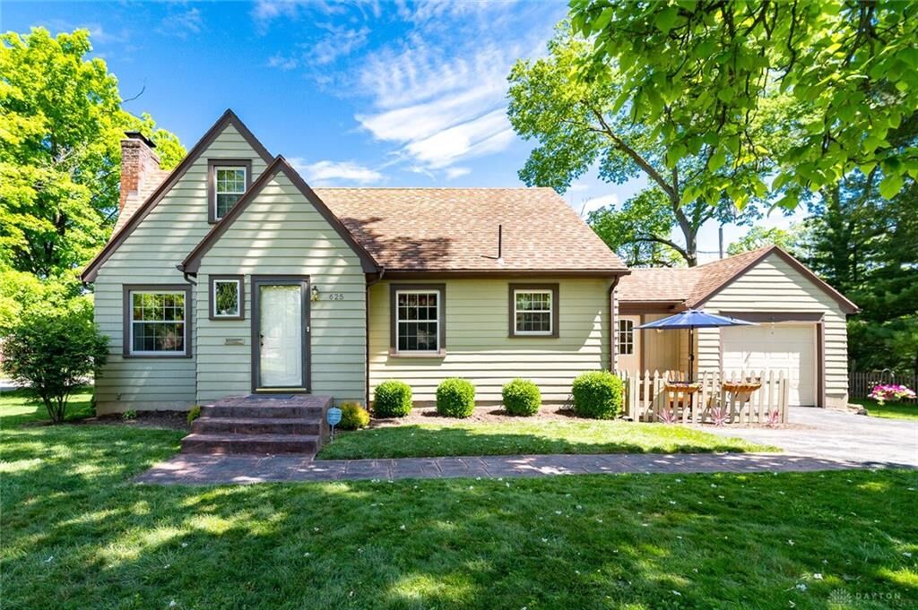 Property Photo:  625 Orchard Drive  OH 45419