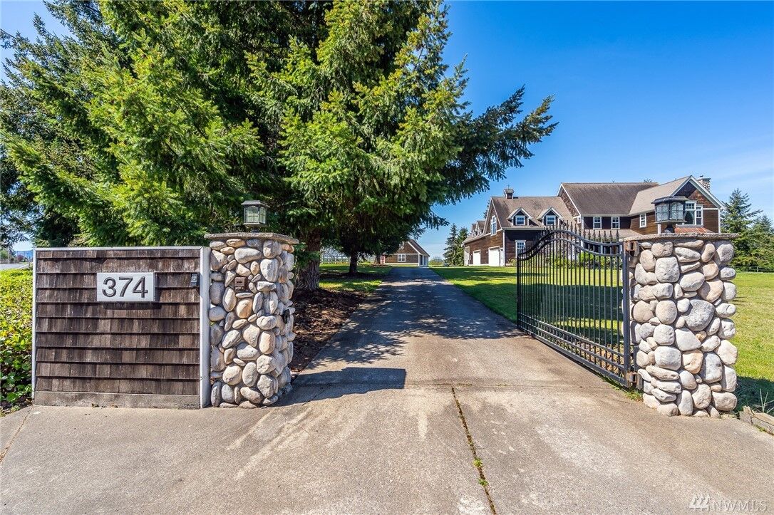 Property Photo: 374 Curtis Hill Rd WA 98532