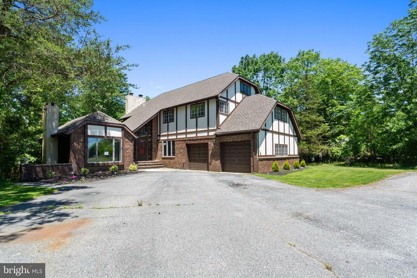 Property Photo:  122 Larrison Road  NJ 08562 