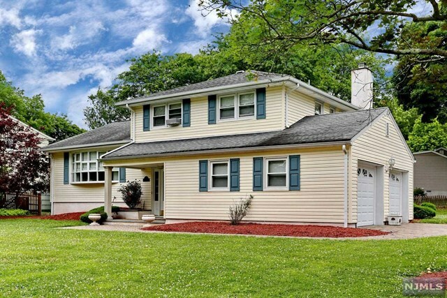 Property Photo:  73 Lincoln Terrace  NJ 07640 