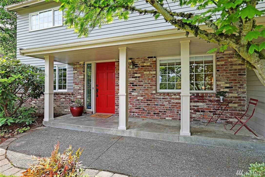 Property Photo: 12603 SE 49th St WA 98006