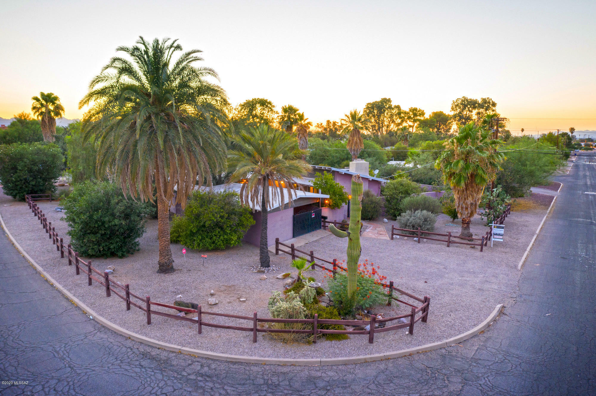 Property Photo:  701 N Camino Miramonte  AZ 85716 