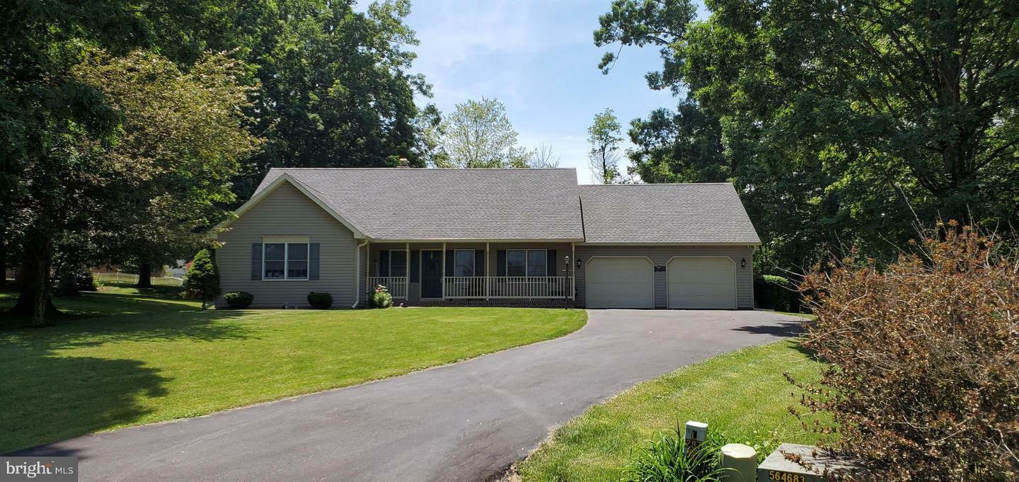 Property Photo: 11294 Crofton Circle PA 17268