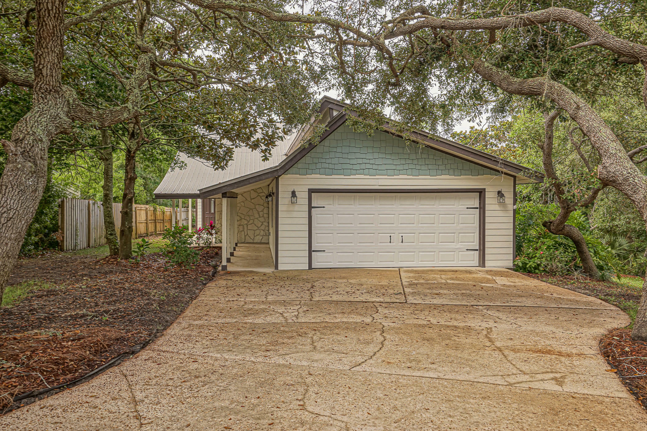 Property Photo:  806 Dawn Lane  FL 32541 