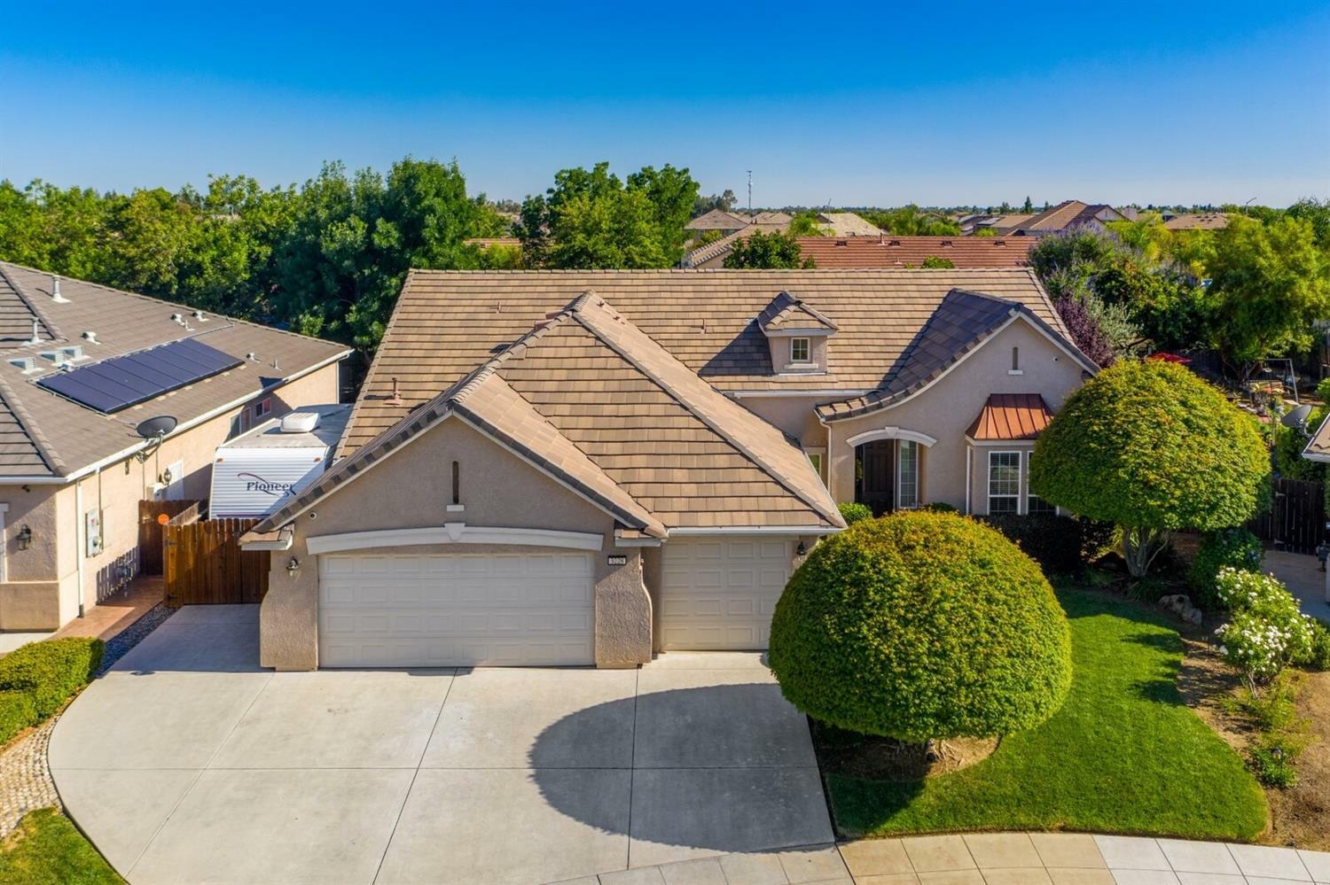 Property Photo: 3228 Rialto Avenue CA 93619