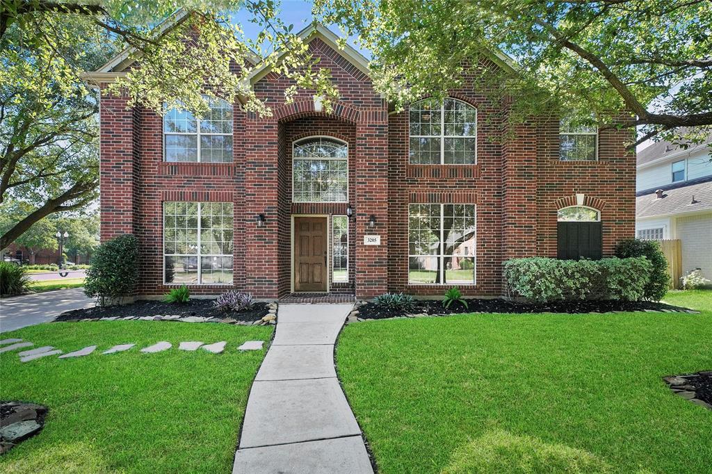 Property Photo: 3205 Autumn Court TX 77584