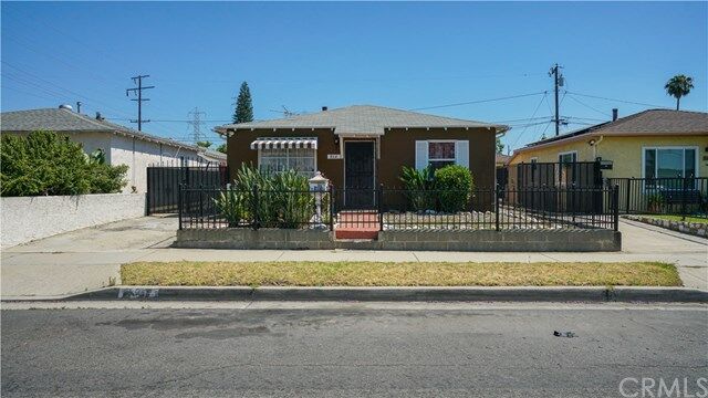 Property Photo:  864 E Lincoln Street  CA 90745 