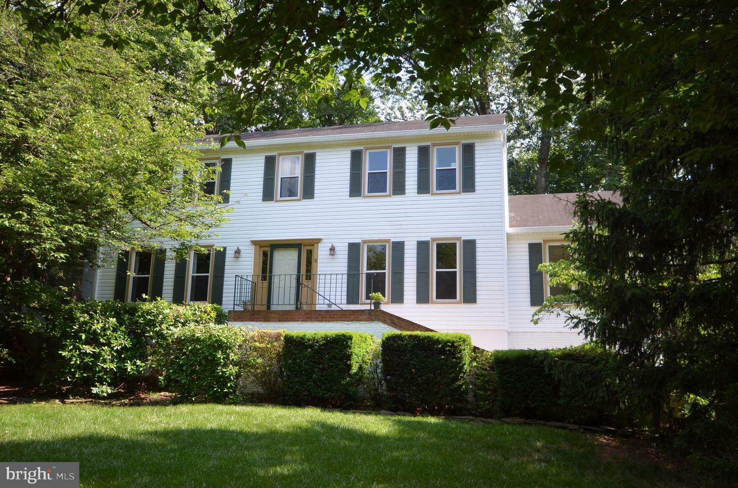 Property Photo:  18 Carrollton Road  VA 20165 