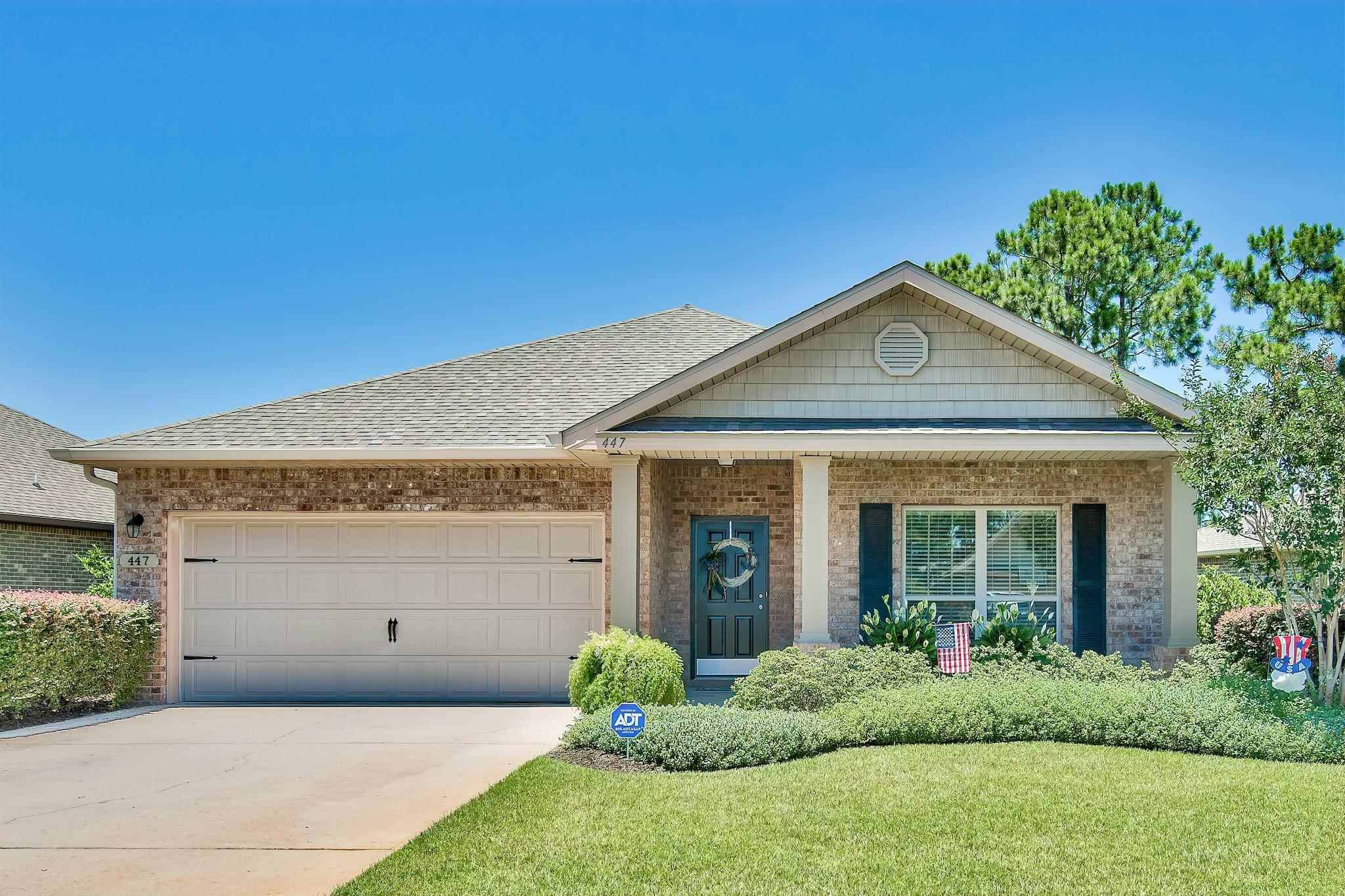 Property Photo: 447 Pin Oak Loop FL 32459