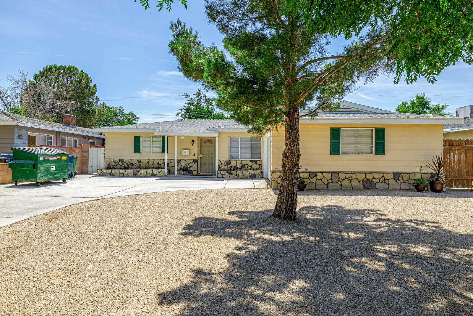 Property Photo:  45139 W 16th Street  CA 93534 