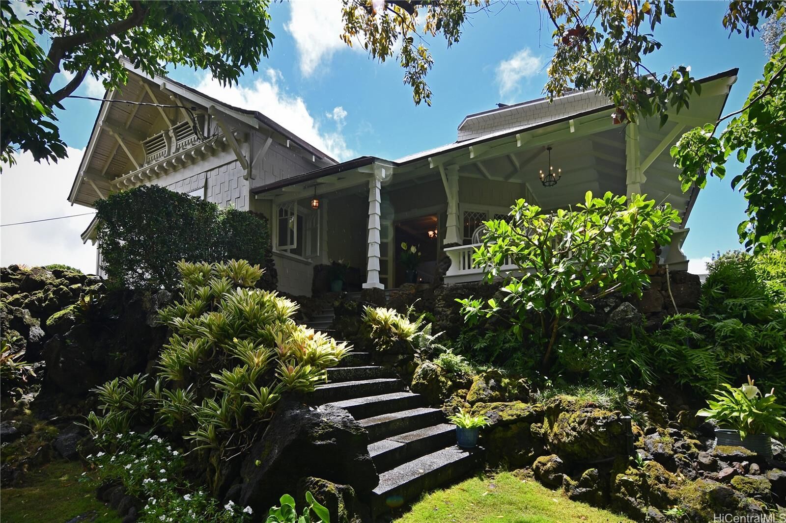 Property Photo: 2365 Oahu Avenue HI 96822