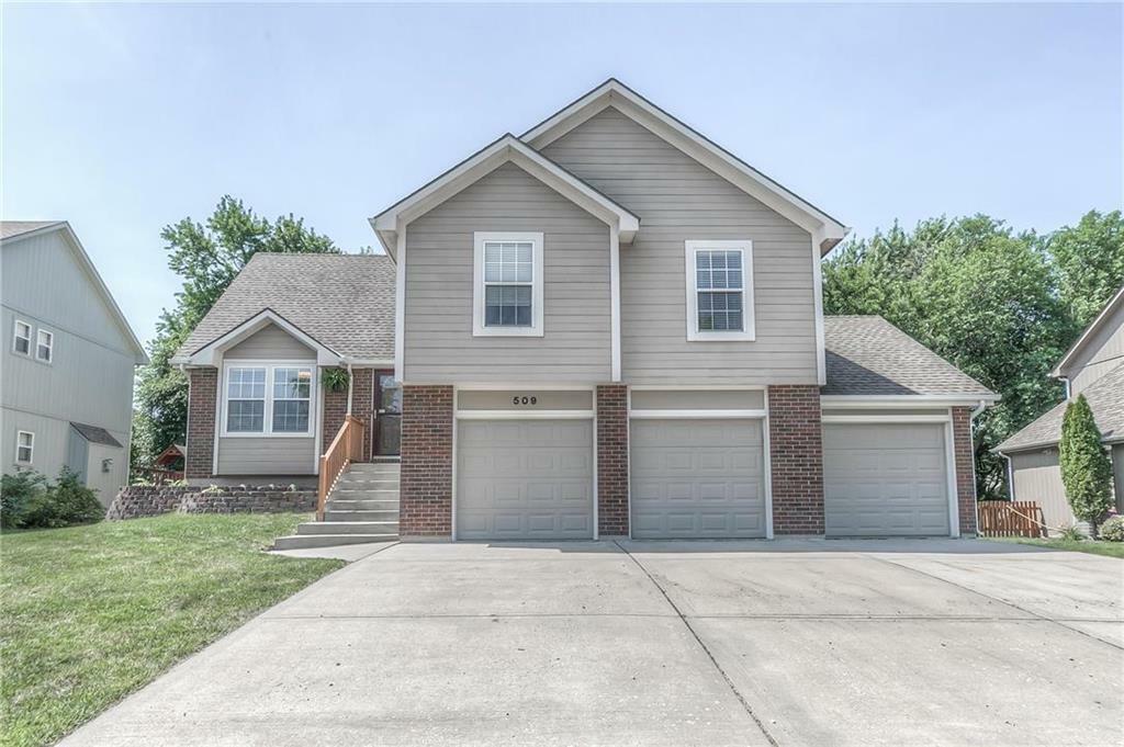 Property Photo:  509 SW Stacey Drive  MO 64082 