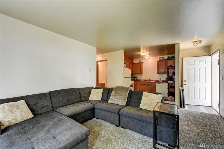 Property Photo:  305 6th St  WA 98290 