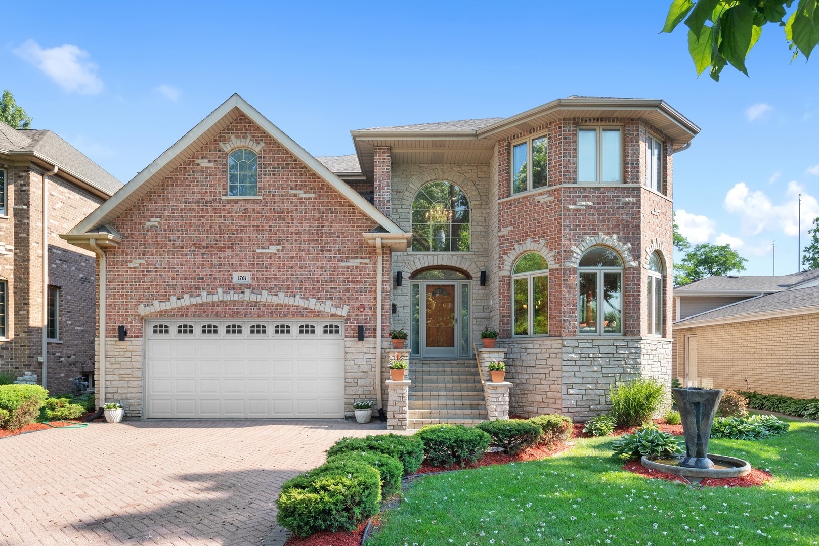 Property Photo: 1761 Central Avenue IL 60018