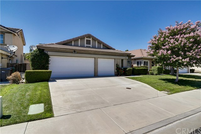 Property Photo:  39285 Cayman Court  CA 92563 