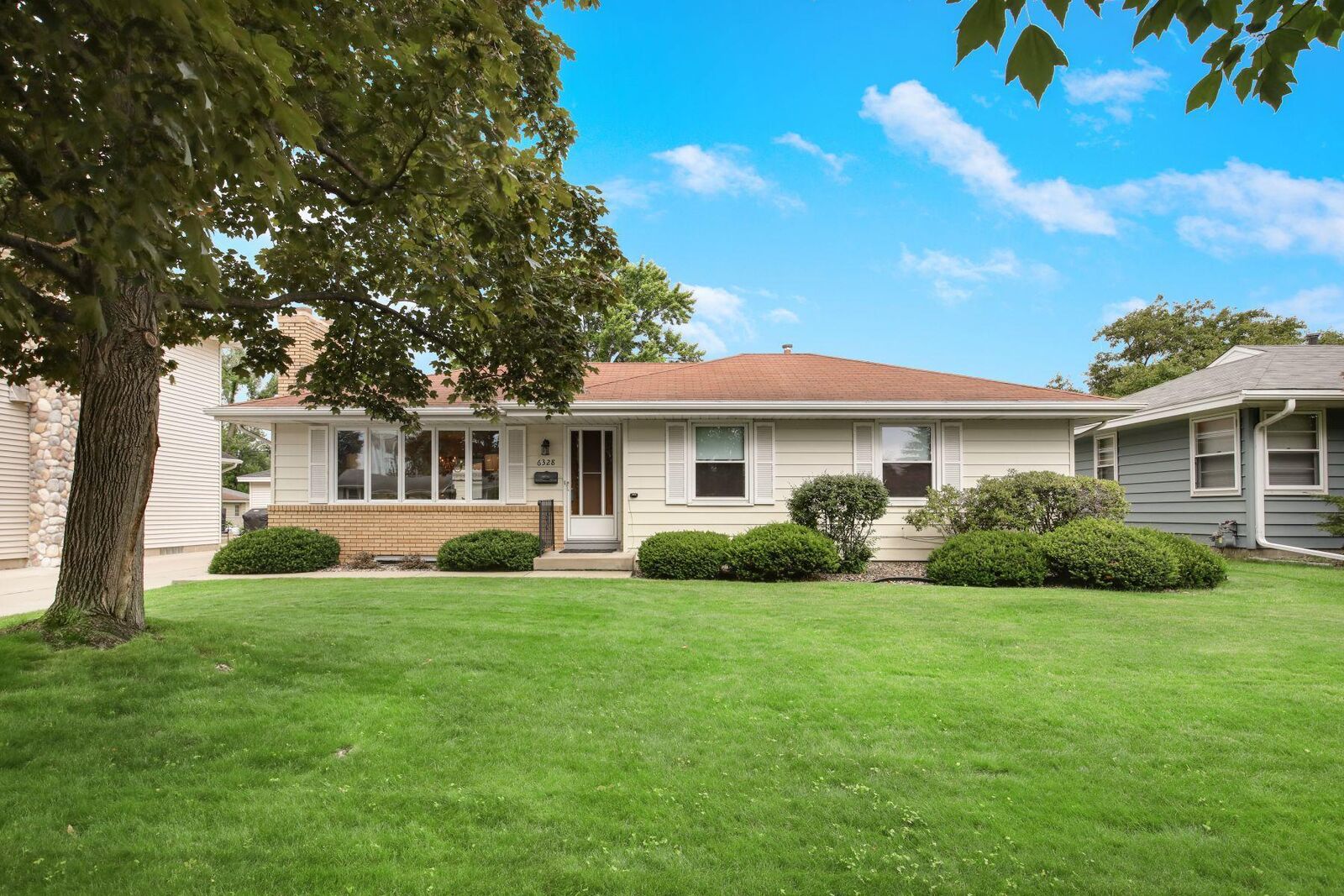 Property Photo: 6328 Russell Avenue S MN 55423