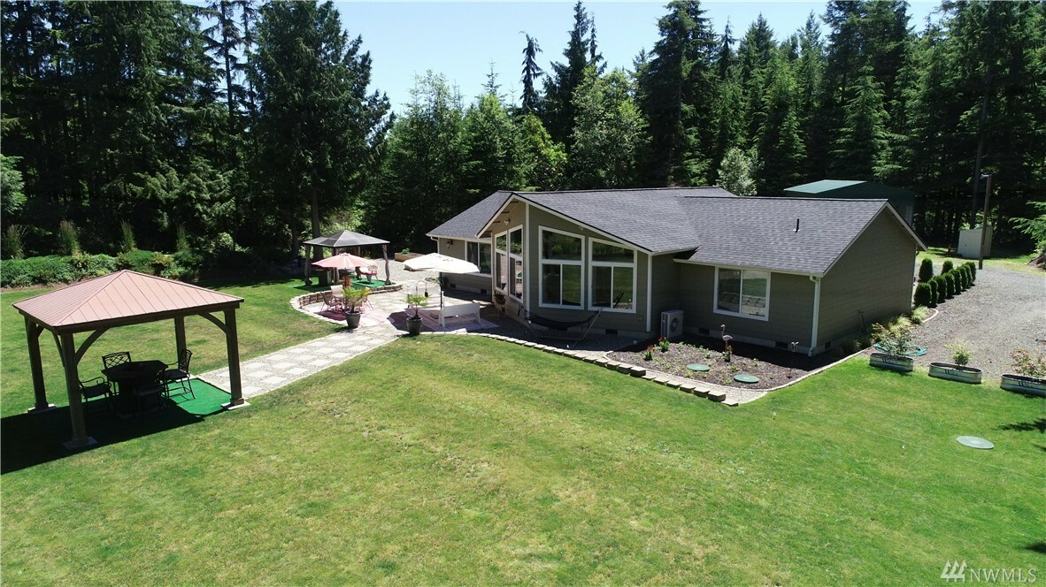 Property Photo:  8455 SE Overaa Rd  WA 98367 