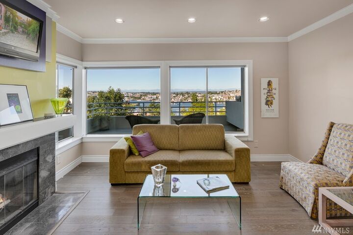 Property Photo:  2400 Aurora Ave N 208  WA 98109 