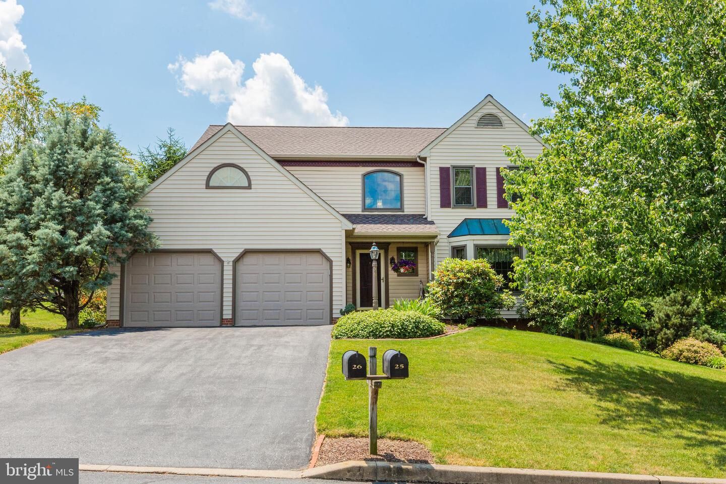 Property Photo:  26 Round House Drive  PA 17543 