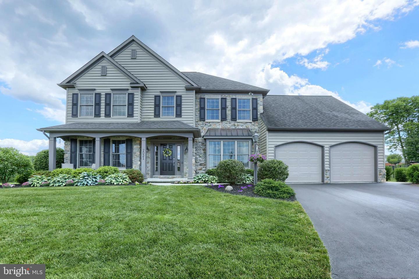 Property Photo:  2021 Braeburn Drive  PA 17055 