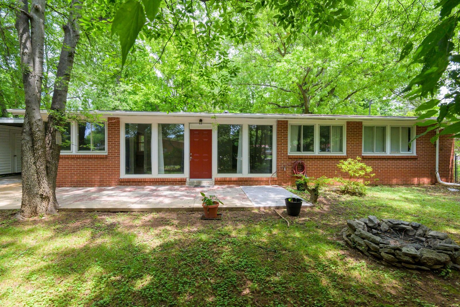 Property Photo: 113 Mitchell Dr TN 37167