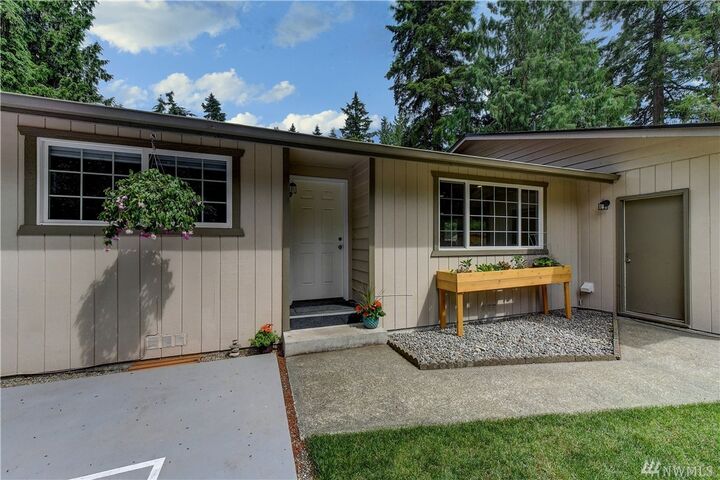 13807  Cascadian Way  Everett WA 98208 photo