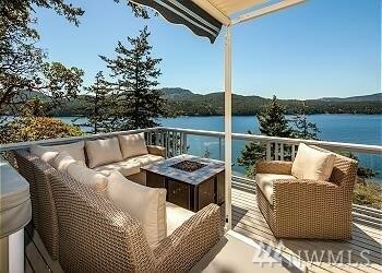 Property Photo:  271 Shore Dr  WA 98245 