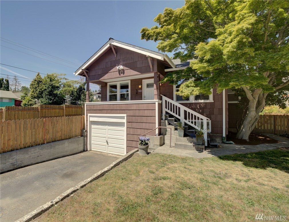 Property Photo:  902 N 96th St  WA 98103 