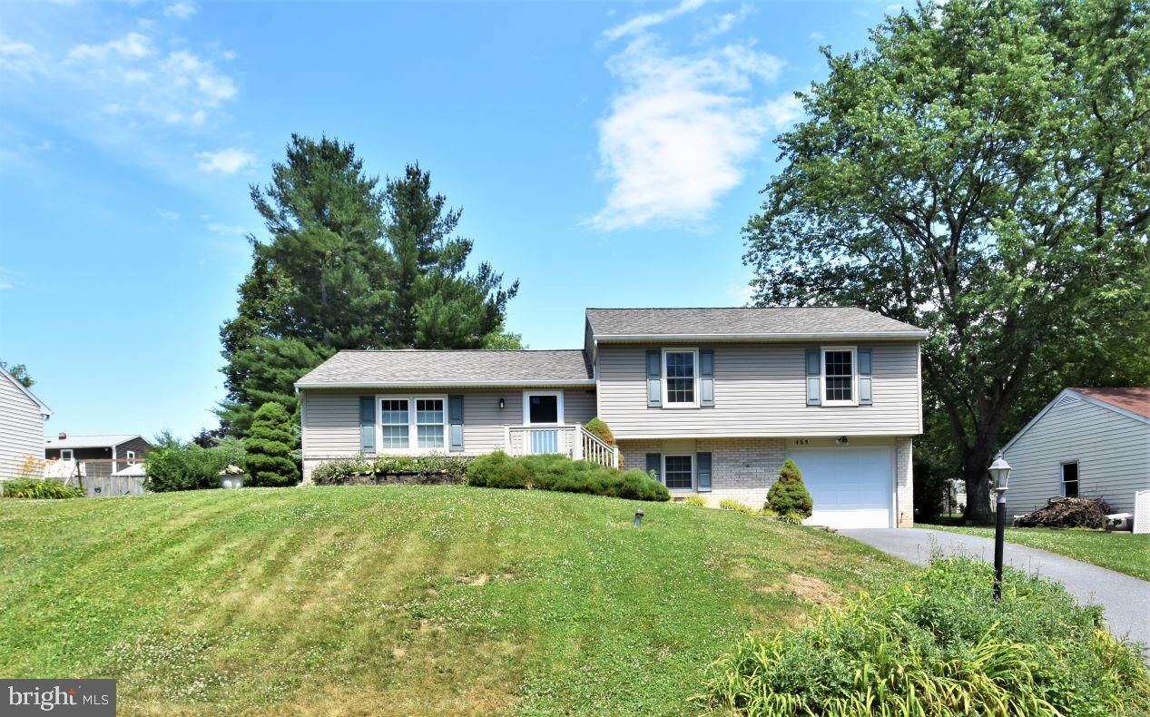 Property Photo:  465 Longmeadow Road  PA 17601 